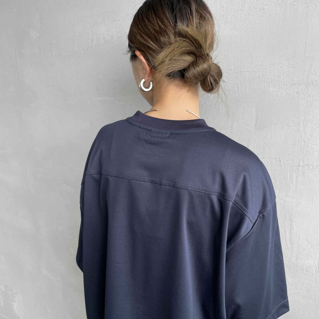 THE SHINZONE [ザ シンゾーン] ハーフスリーブスマートTシャツ [25SMSCU07] 85 NAVY &&モデル身長：150cm 着用サイズ：F0&&