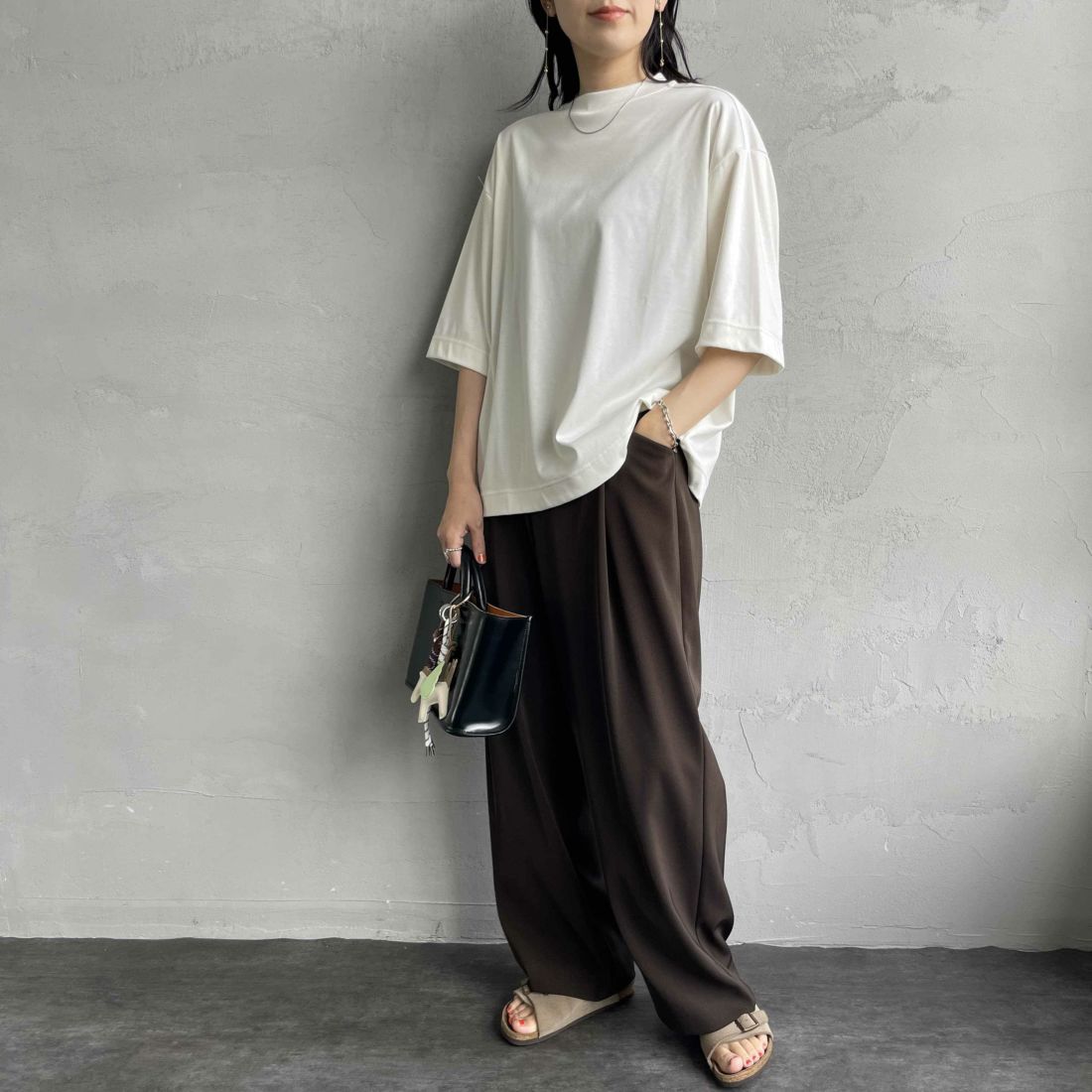 THE SHINZONE [ザ シンゾーン] ハーフスリーブスマートTシャツ [25SMSCU07] 01 WHITE &&モデル身長：160cm 着用サイズ：F0&&
