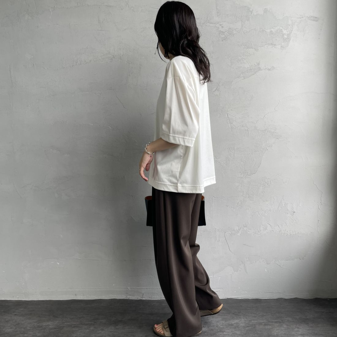 THE SHINZONE [ザ シンゾーン] ハーフスリーブスマートTシャツ [25SMSCU07] 01 WHITE &&モデル身長：160cm 着用サイズ：F0&&