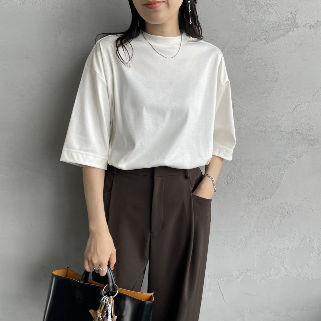 THE SHINZONE [ザ シンゾーン] ハーフスリーブスマートTシャツ [25SMSCU07] 01 WHITE &&モデル身長：160cm 着用サイズ：F0&&