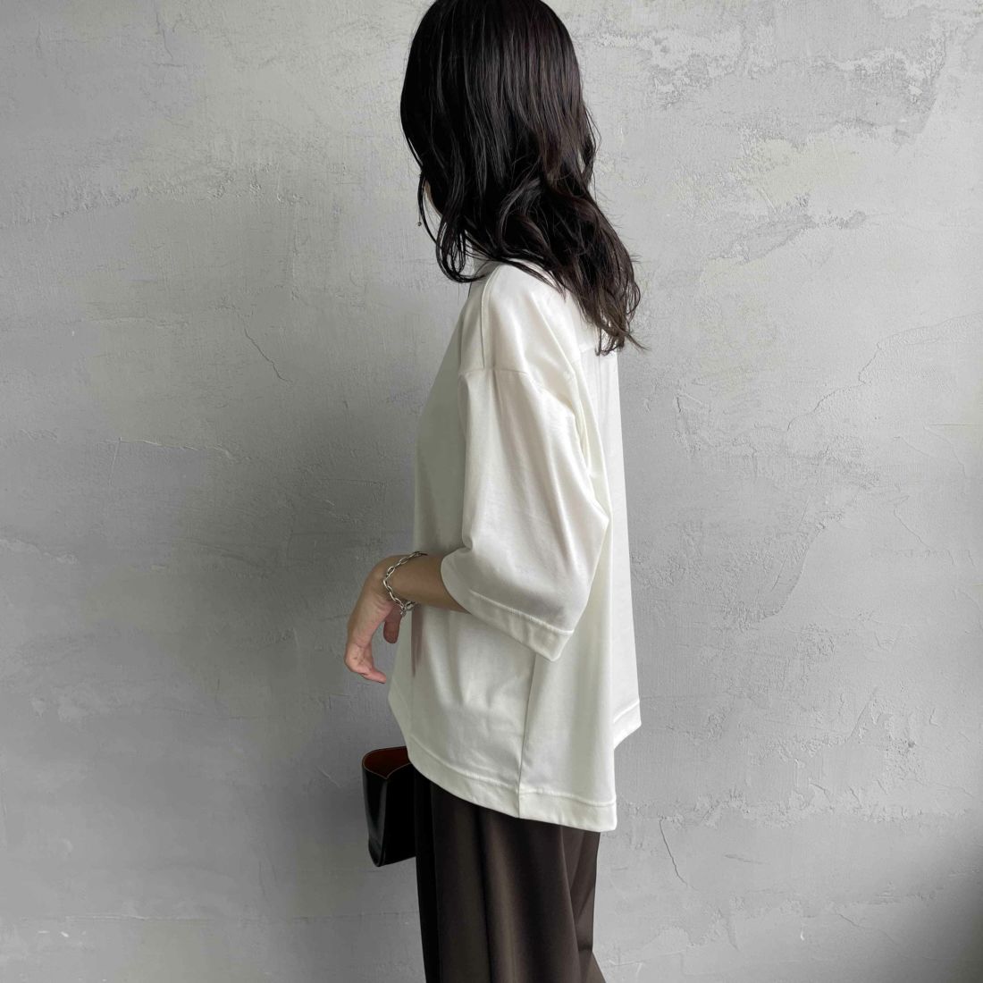 THE SHINZONE [ザ シンゾーン] ハーフスリーブスマートTシャツ [25SMSCU07] 01 WHITE &&モデル身長：160cm 着用サイズ：F0&&