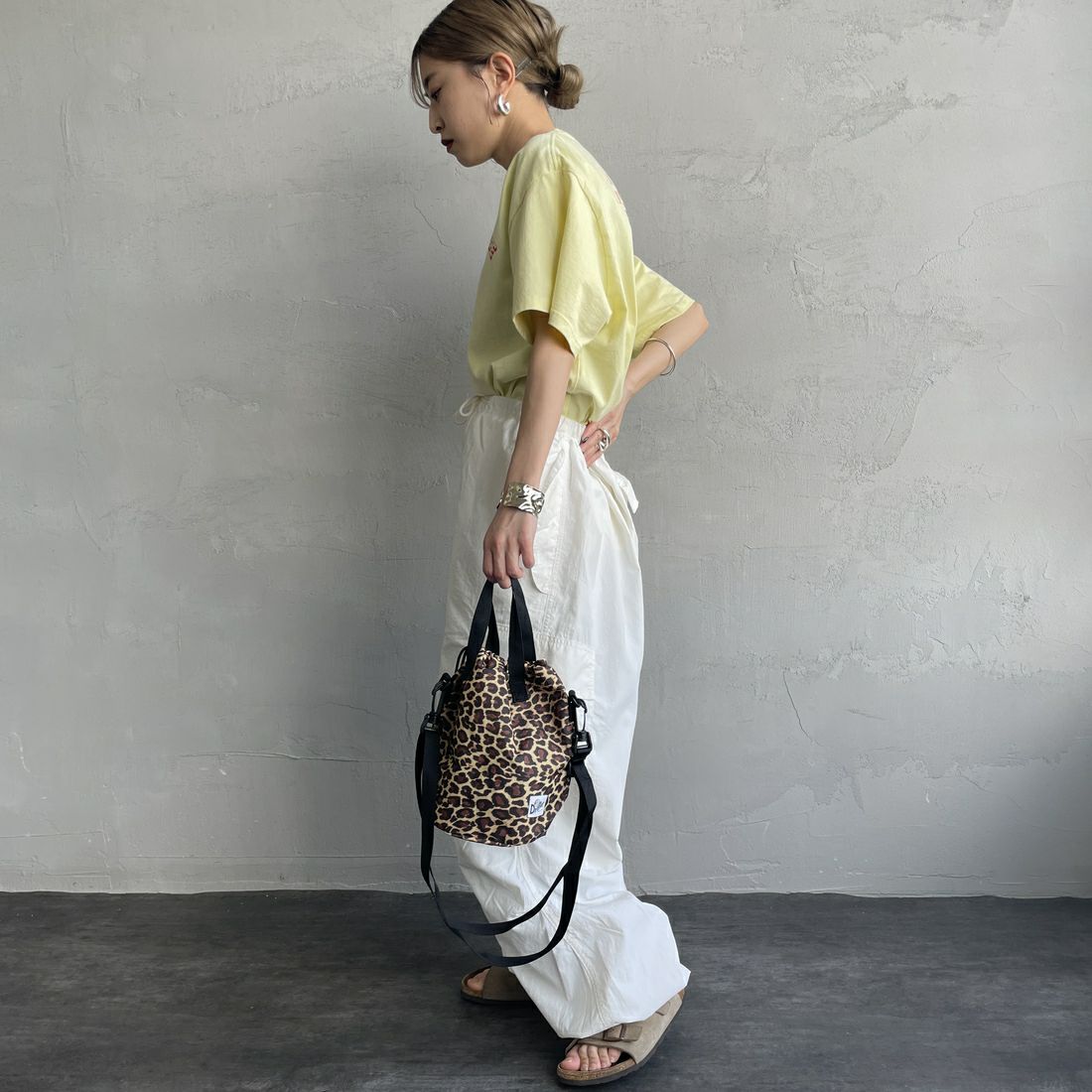 THE SHINZONE [ザ シンゾーン] ホロスコープ Tシャツ [25SMSCU13] 52 LIMEYEL &&モデル身長：150cm 着用サイズ：F0&&