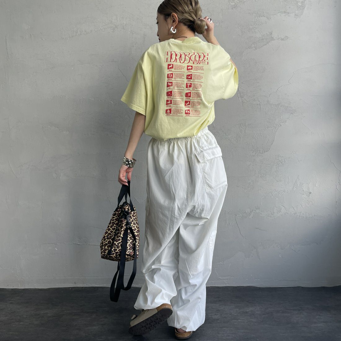 THE SHINZONE [ザ シンゾーン] ホロスコープ Tシャツ [25SMSCU13] 52 LIMEYEL &&モデル身長：150cm 着用サイズ：F0&&