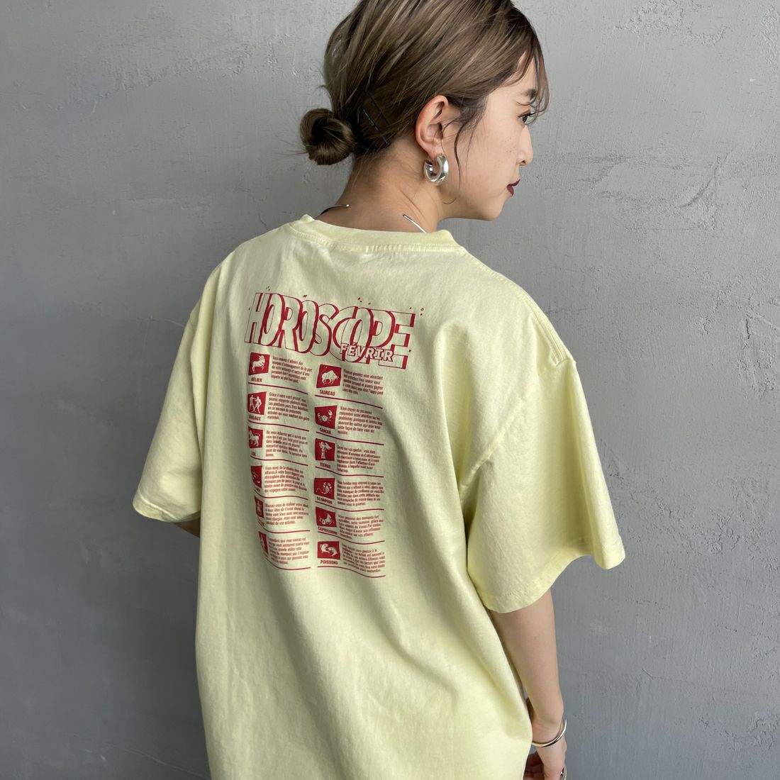 THE SHINZONE [ザ シンゾーン] ホロスコープ Tシャツ [25SMSCU13] 52 LIMEYEL &&モデル身長：150cm 着用サイズ：F0&&