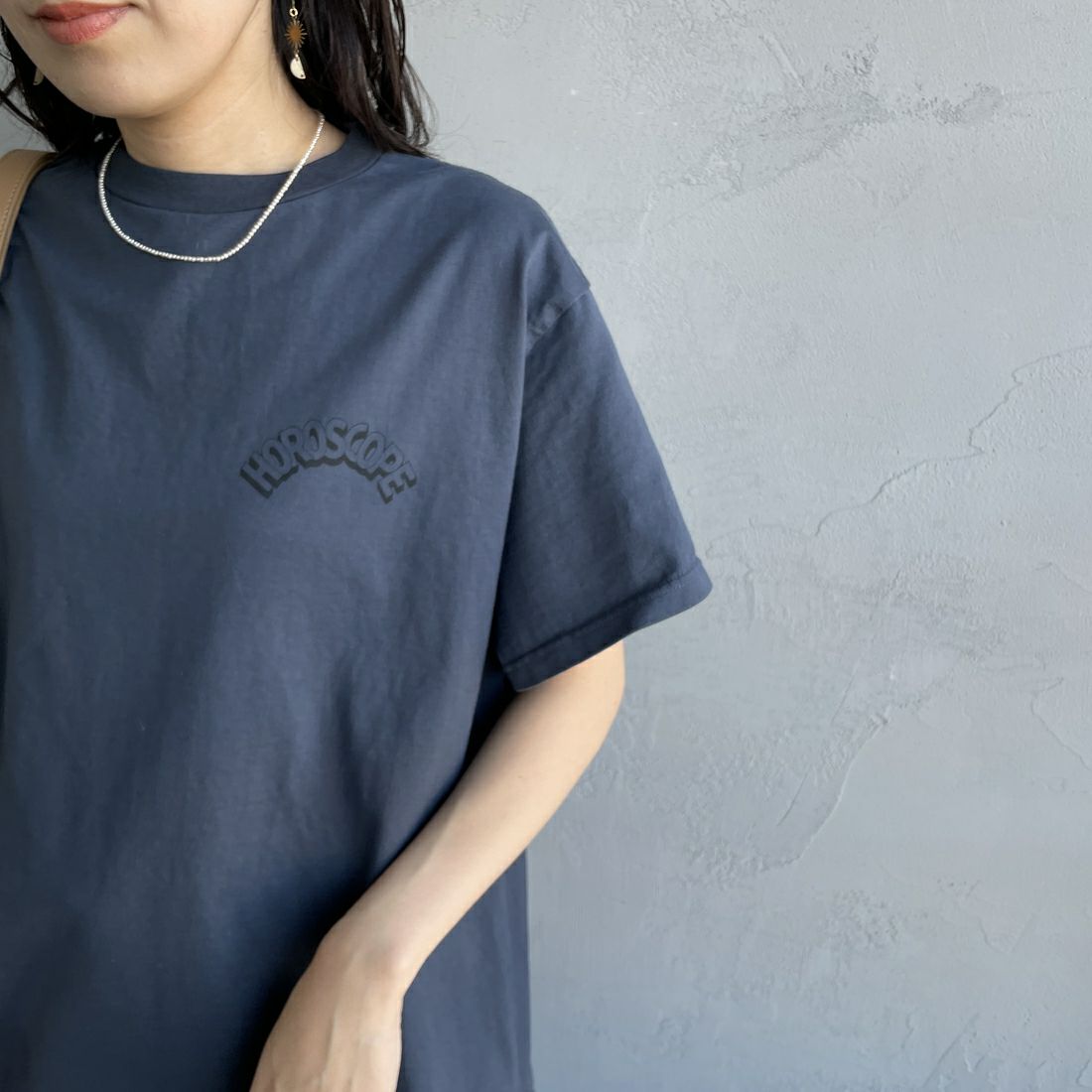 THE SHINZONE [ザ シンゾーン] ホロスコープ Tシャツ [25SMSCU13] 06 GRAY &&モデル身長：160cm 着用サイズ：F0&&