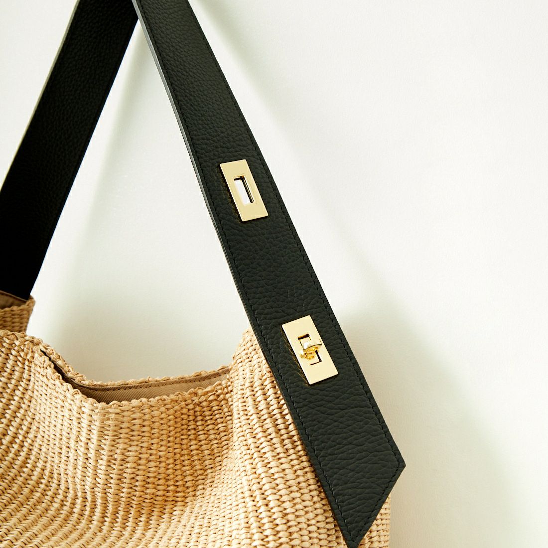 VIOLAd'ORO [ヴィオラドーロ] SANDRO ワンショルダーバッグ [V-8745] NATURAL