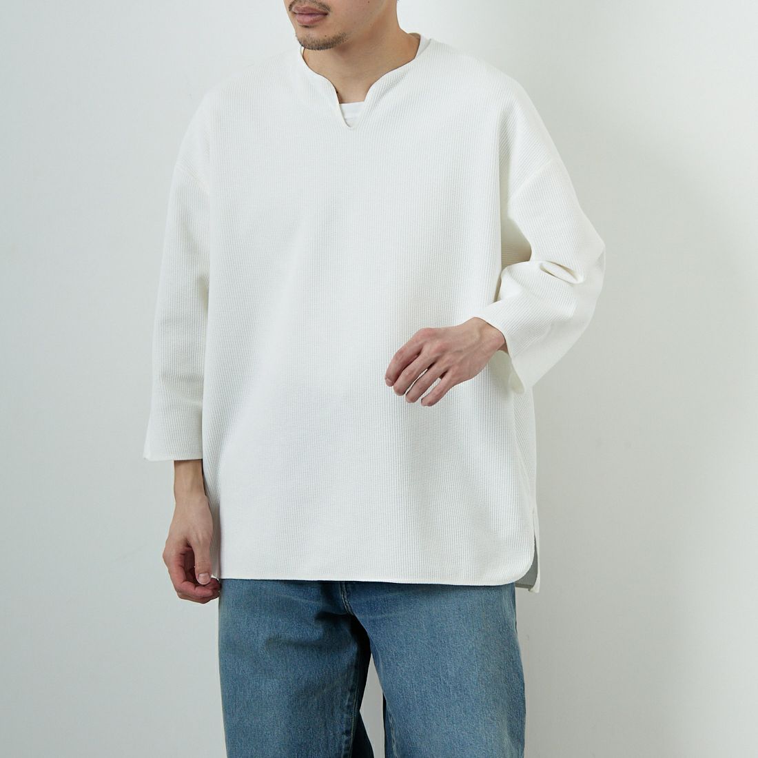 OFF WHITE&&モデル身長：168cm 着用サイズ：3&&
