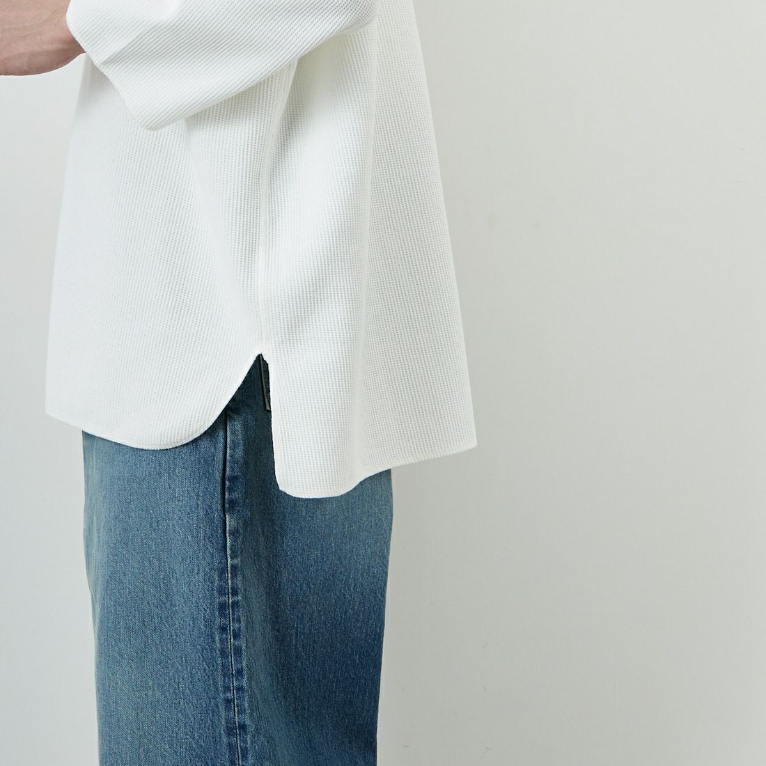 blurhms ROOTSTOCK [ブラームス ルーツストック] 別注 ラフ&スムース サーマル オーバーネック 7分袖Tシャツ [BROOTS24SJF01S25] OFF WHITE &&モデル身長：168cm 着用サイズ：3&&
