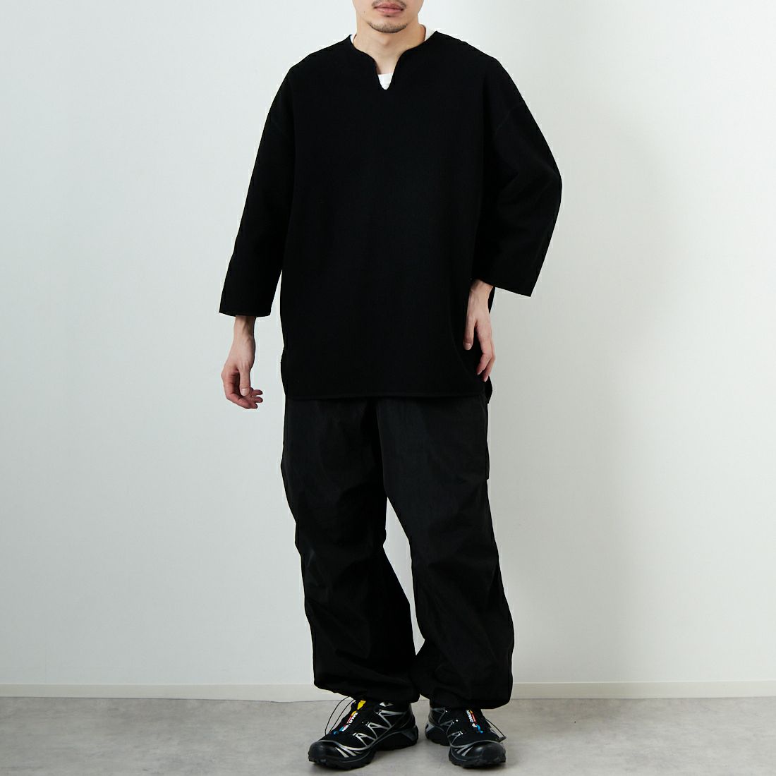 blurhms ROOTSTOCK [ブラームス ルーツストック] 別注 ラフ&スムース サーマル オーバーネック 7分袖Tシャツ [BROOTS24SJF01S25] OFF BLACK &&モデル身長：168cm 着用サイズ：3&&