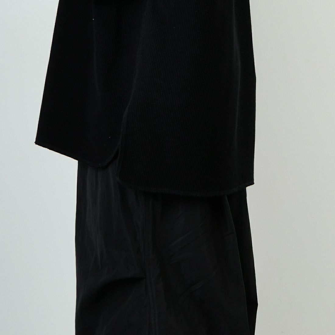 blurhms ROOTSTOCK [ブラームス ルーツストック] 別注 ラフ&スムース サーマル オーバーネック 7分袖Tシャツ [BROOTS24SJF01S25] OFF BLACK &&モデル身長：168cm 着用サイズ：3&&