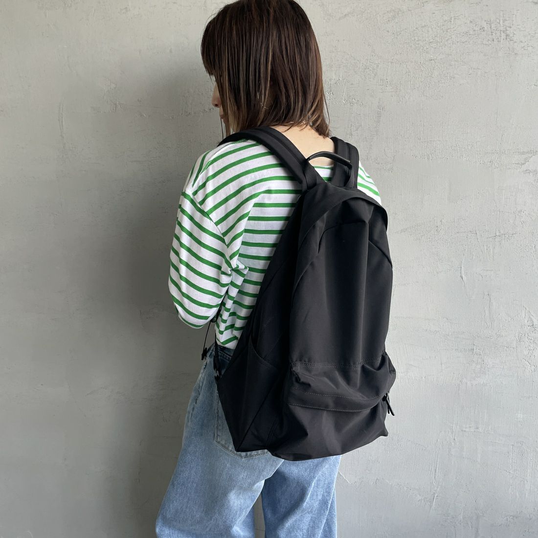 12 BLACK