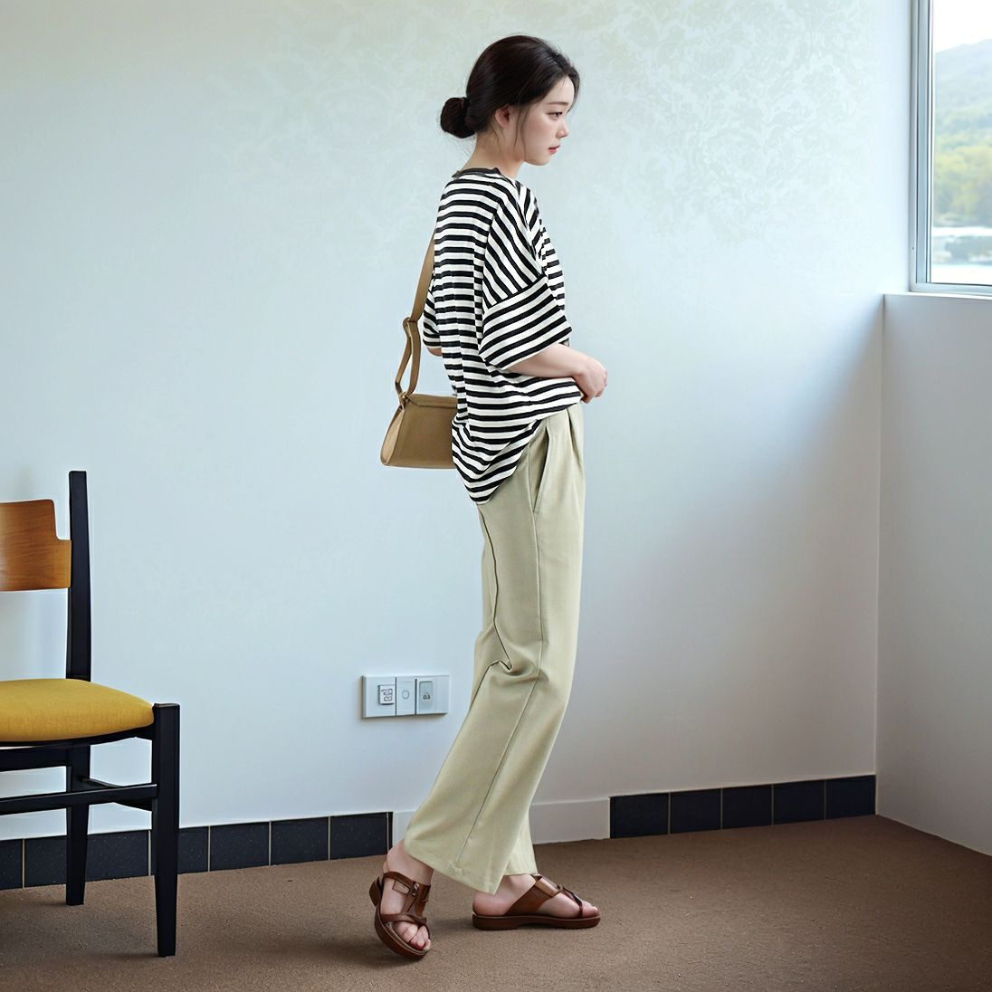THE SHINZONE [ザ シンゾーン] フレンチストライプ ハーフスリーブTシャツ [25SMSCU05] 85 NAVY &&モデル身長：167cm 着用サイズ：F0&&