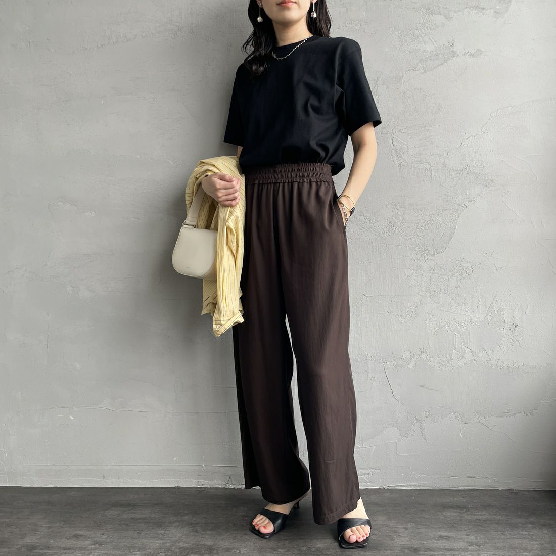Hanes [ヘインズ] 1P KURO クルーネックTシャツ [HM1-B201] 090 ﾌﾞﾗｯｸ &&モデル身長：160cm 着用サイズ：S&&