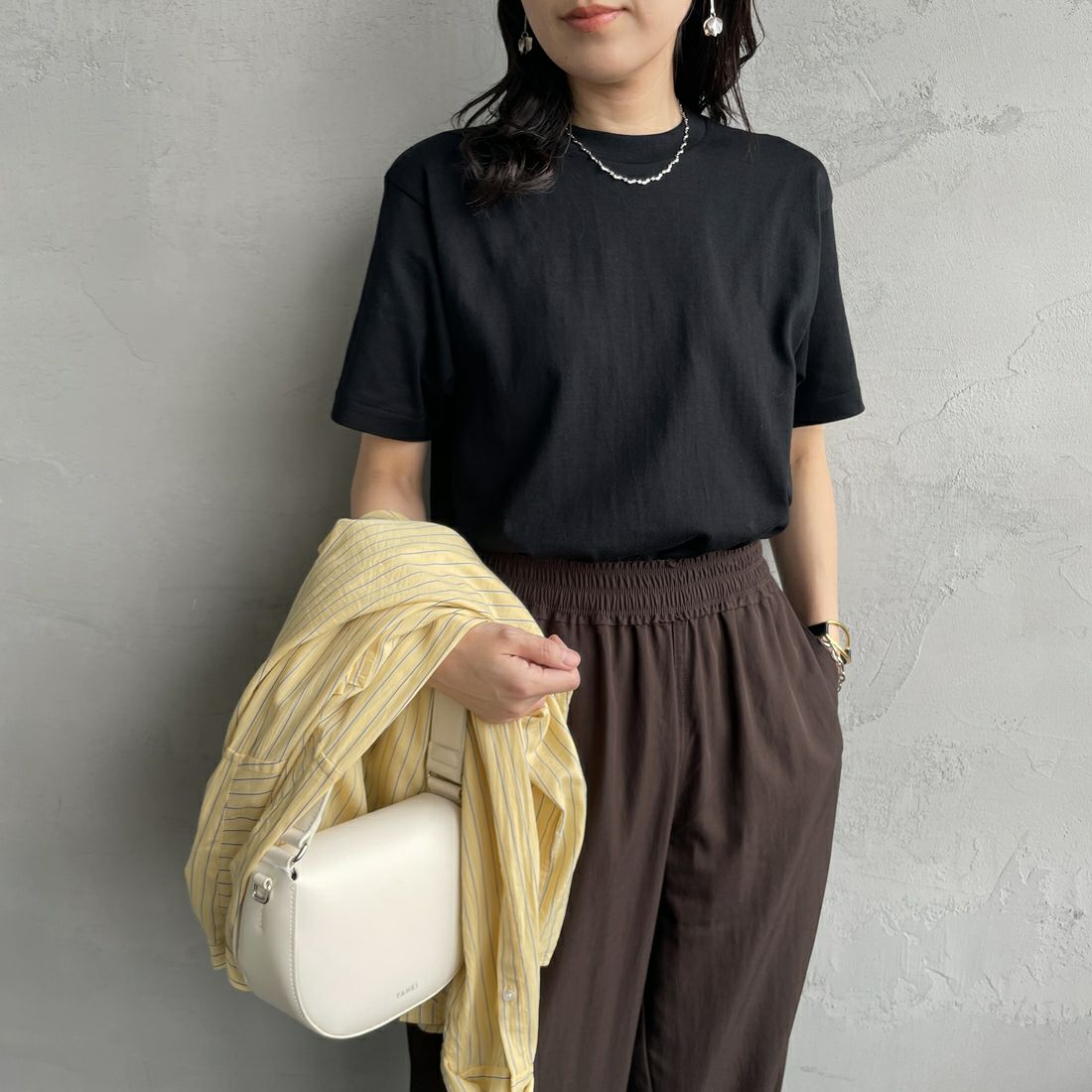 Hanes [ヘインズ] 1P KURO クルーネックTシャツ [HM1-B201] 090 ﾌﾞﾗｯｸ &&モデル身長：160cm 着用サイズ：S&&
