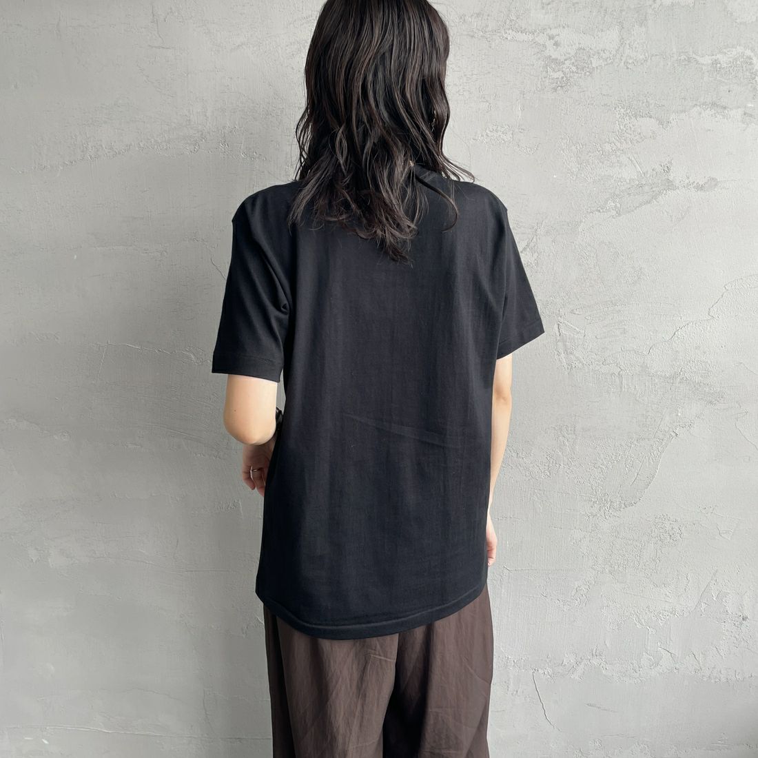 Hanes [ヘインズ] 1P KURO クルーネックTシャツ [HM1-B201] 090 ﾌﾞﾗｯｸ &&モデル身長：160cm 着用サイズ：S&&