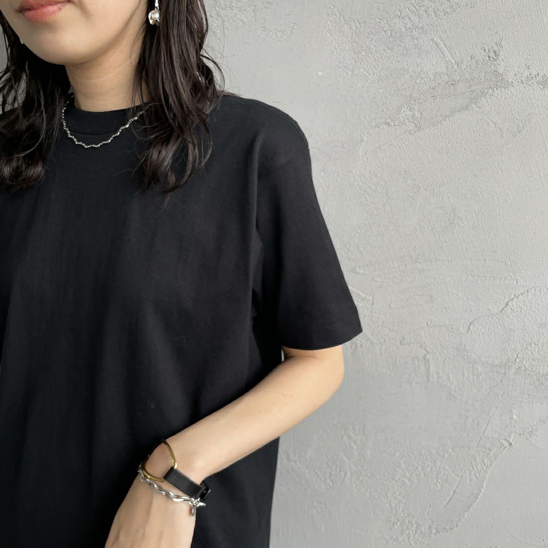 Hanes [ヘインズ] 1P KURO クルーネックTシャツ [HM1-B201] 090 ﾌﾞﾗｯｸ &&モデル身長：160cm 着用サイズ：S&&