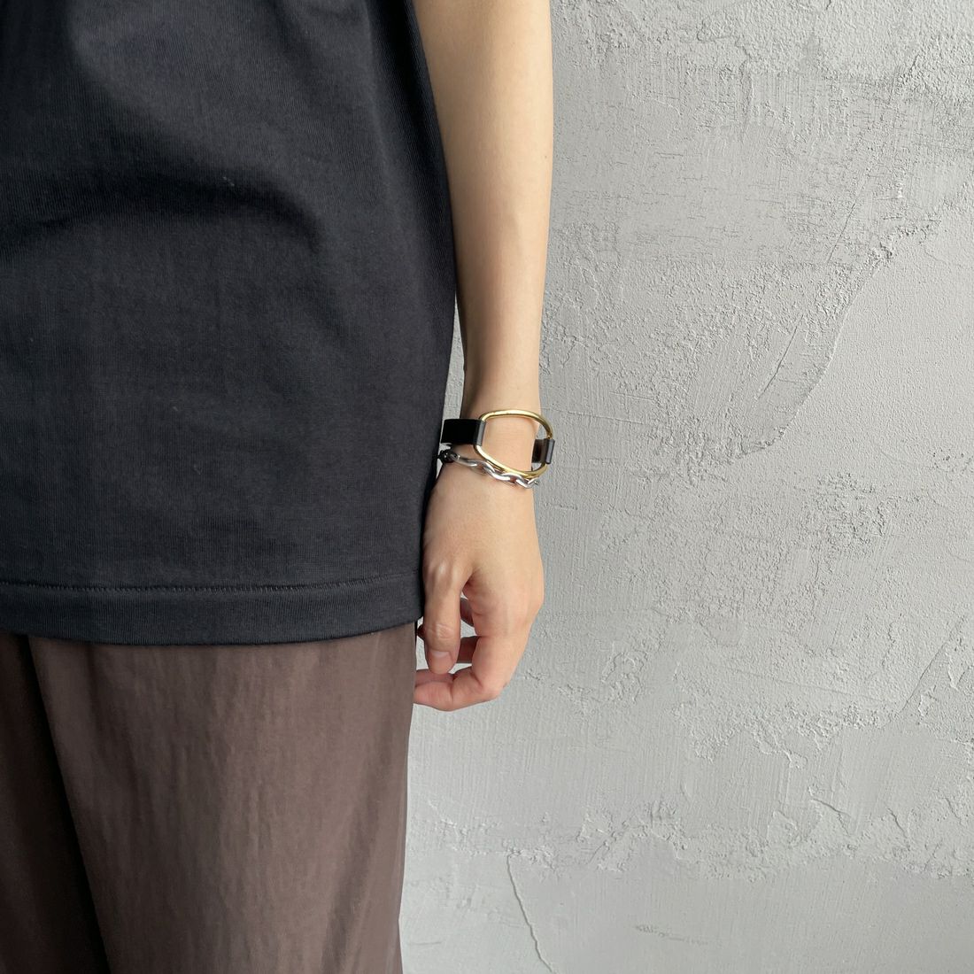 Hanes [ヘインズ] 1P KURO クルーネックTシャツ [HM1-B201] 090 ﾌﾞﾗｯｸ &&モデル身長：160cm 着用サイズ：S&&