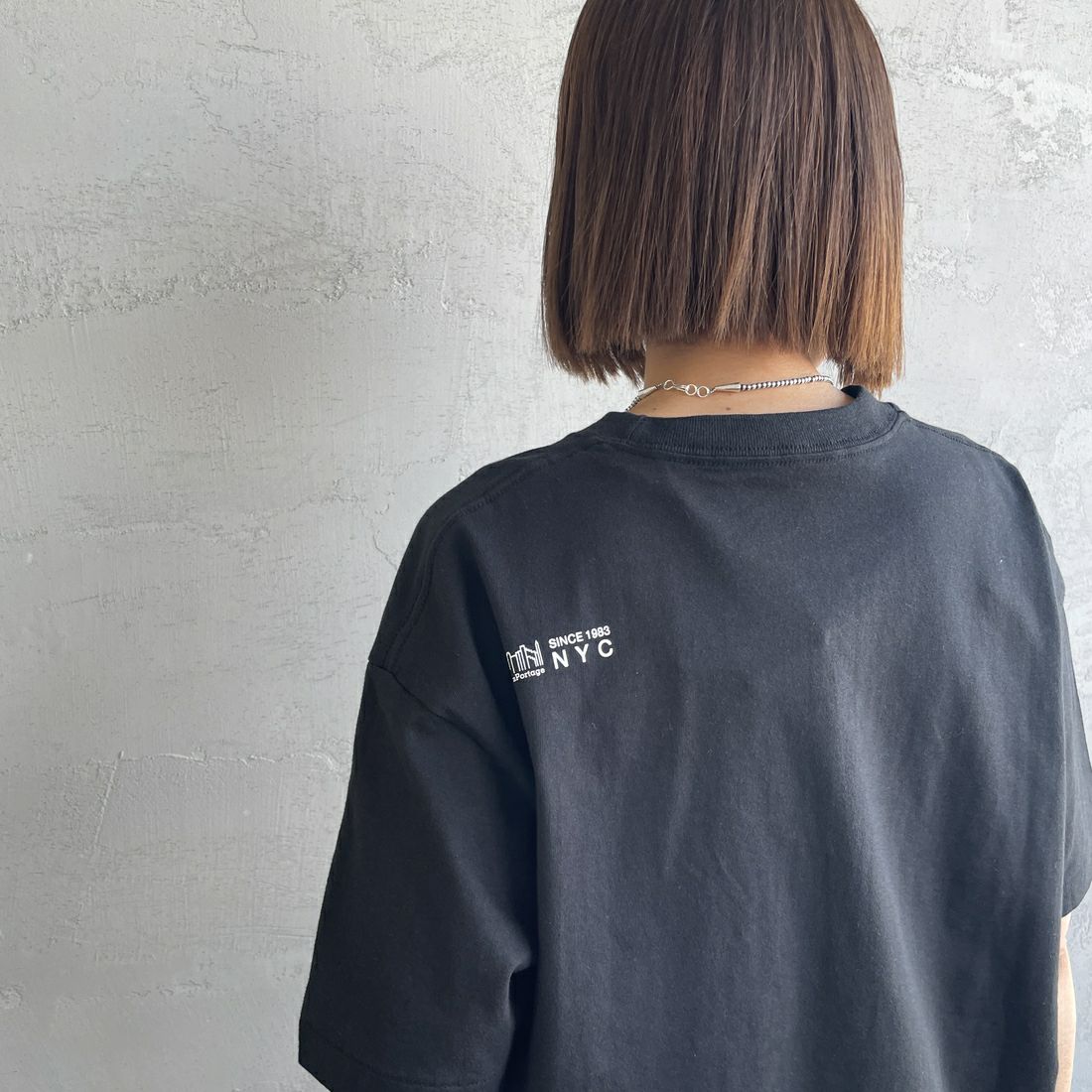 MANHATTAN PORTAGE [マンハッタンポーテージ] ショートスリーブプリントTシャツ [MP-M611] BLACK &&モデル身長：159cm 着用サイズ：S&&