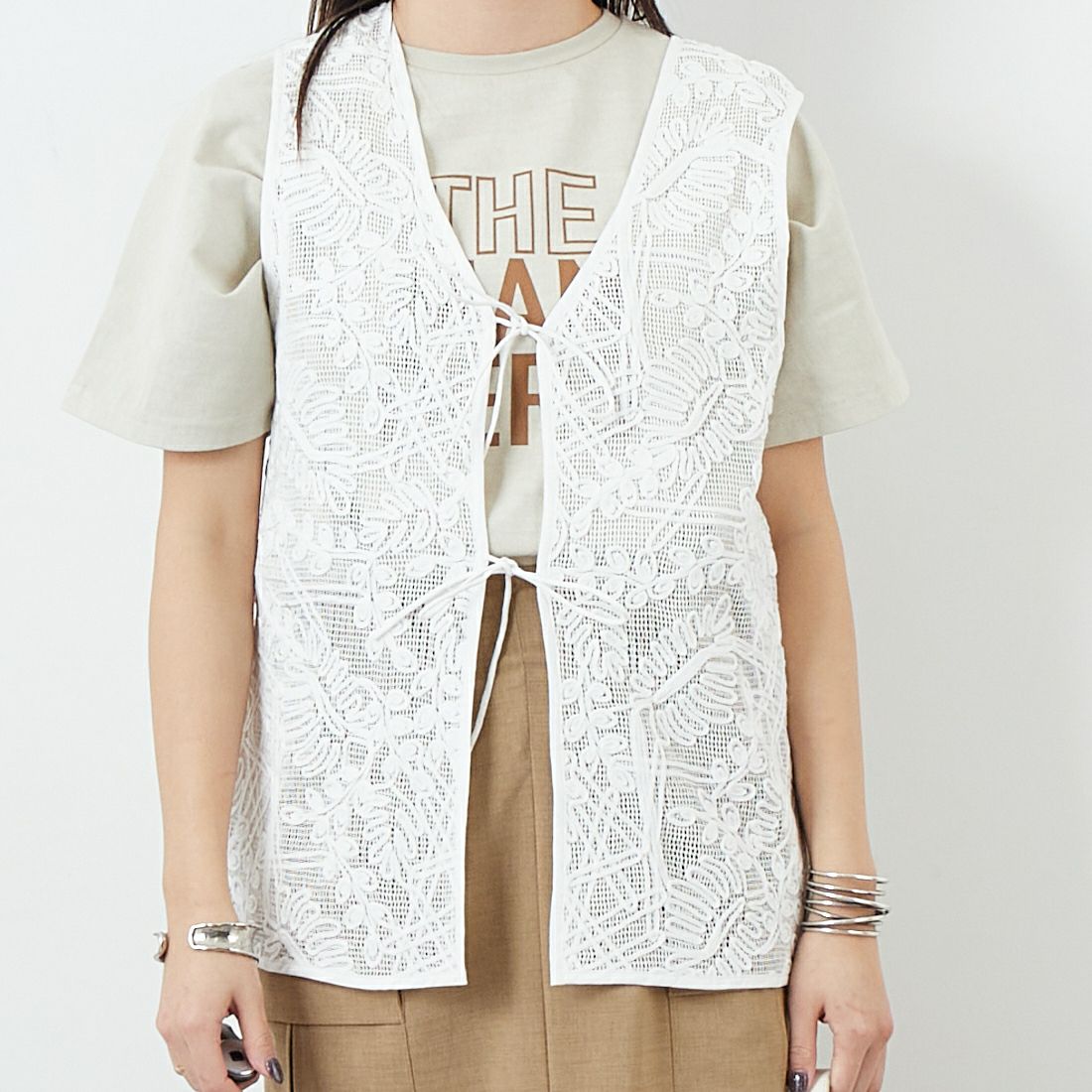 Jf Ready Made [ジェイエフレディメイド] 前後2WAYベスト [24993-JK] OFF WHITE &&モデル身長：167cm 着用サイズ：F&&