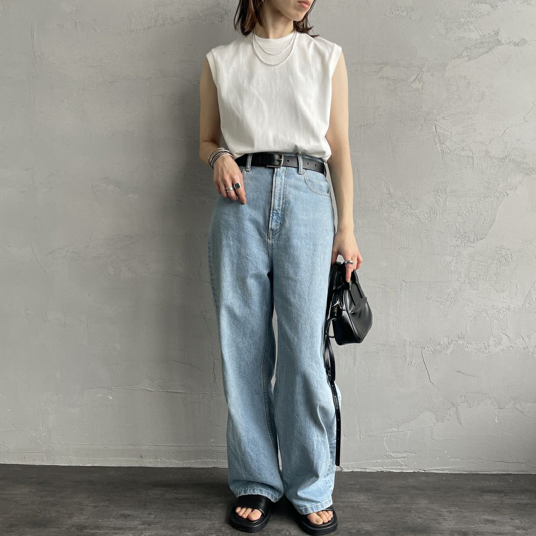 Hanes [ヘインズ] 1P SHIRO スリーブレスTシャツ [HM3-B201] 010 ﾎﾜｲﾄ &&モデル身長：158cm 着用サイズ：S&&