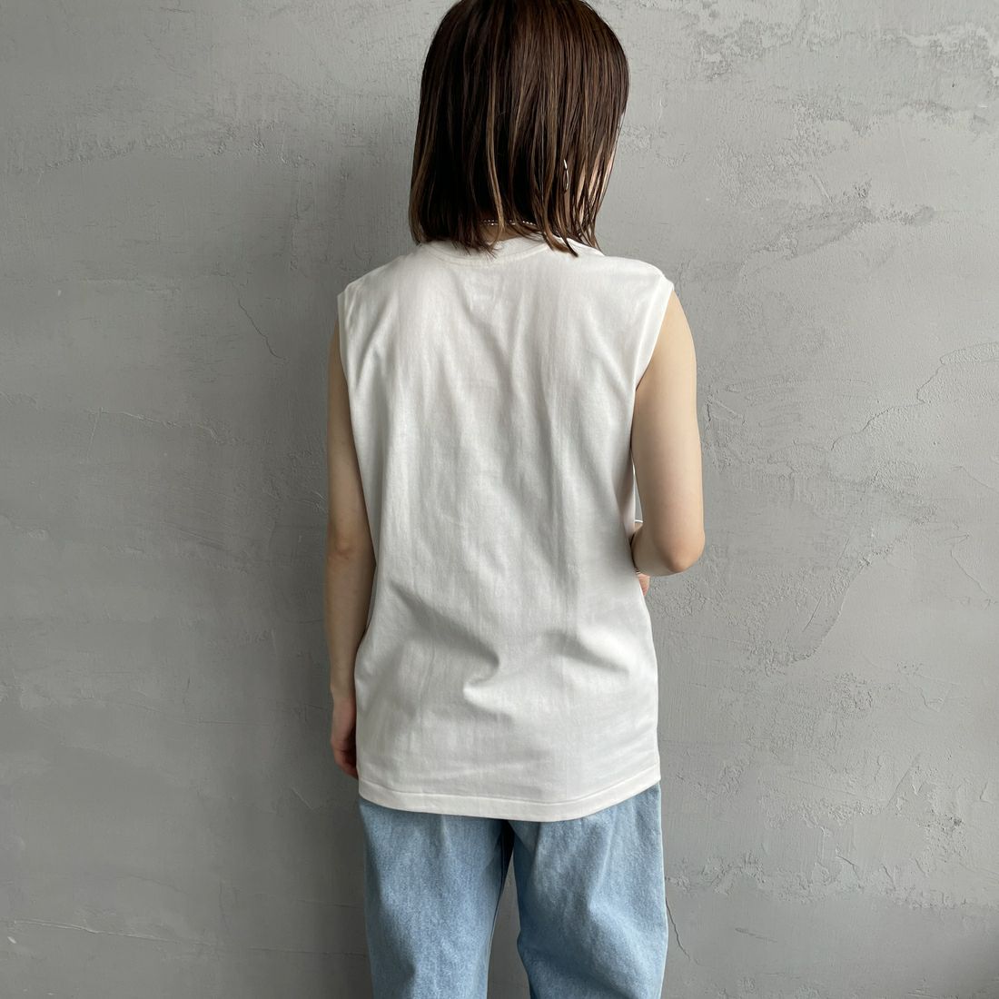 Hanes [ヘインズ] 1P SHIRO スリーブレスTシャツ [HM3-B201] 010 ﾎﾜｲﾄ &&モデル身長：158cm 着用サイズ：S&&