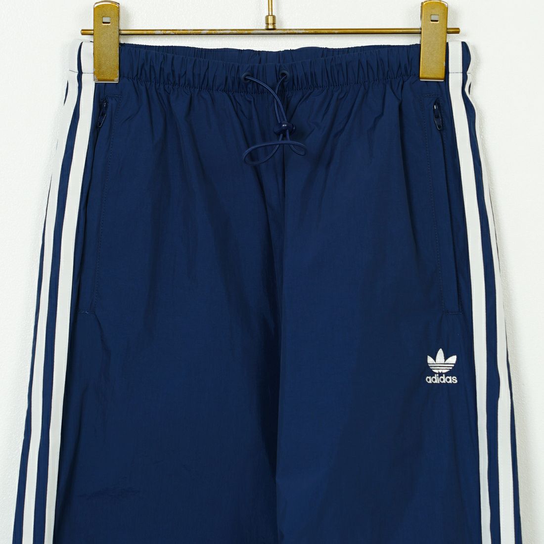 adidas Originals [アディダス オリジナルス] スリーストライプス ウーブン パラシュートパンツ [JUJ70] JD3127