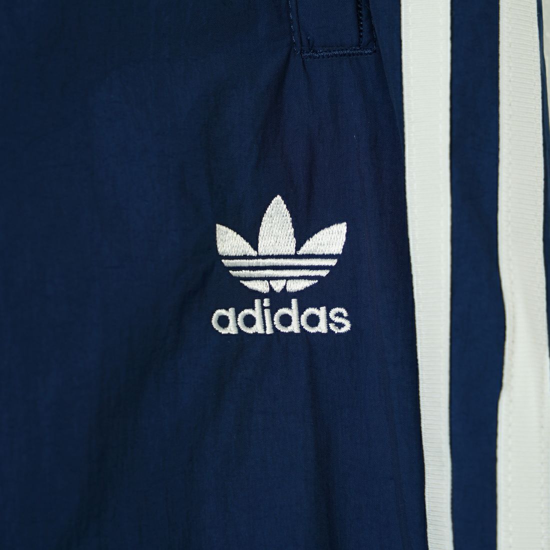 adidas Originals [アディダス オリジナルス] スリーストライプス ウーブン パラシュートパンツ [JUJ70] JD3127