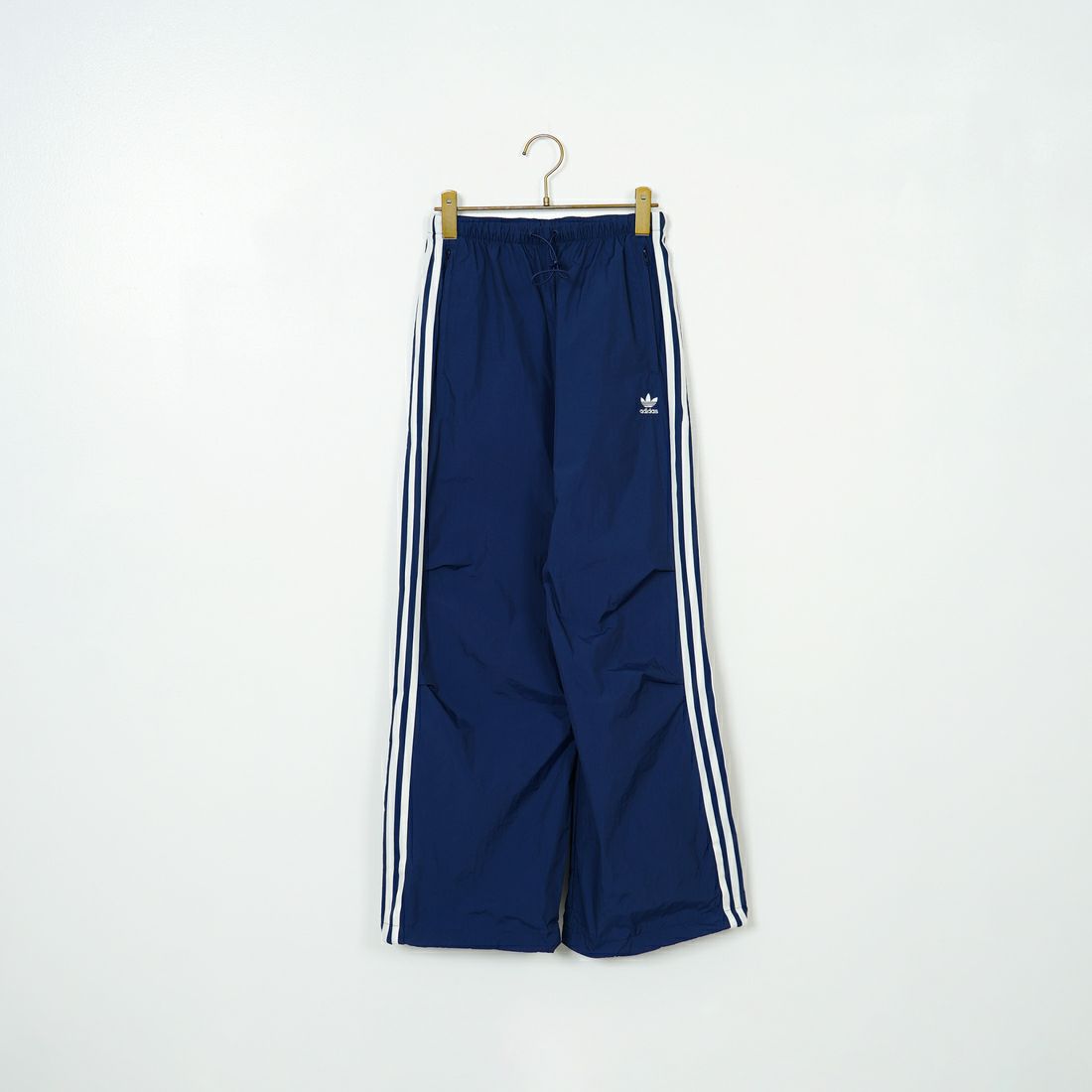 adidas Originals [アディダス オリジナルス] スリーストライプス ウーブン パラシュートパンツ [JUJ70] JD3127