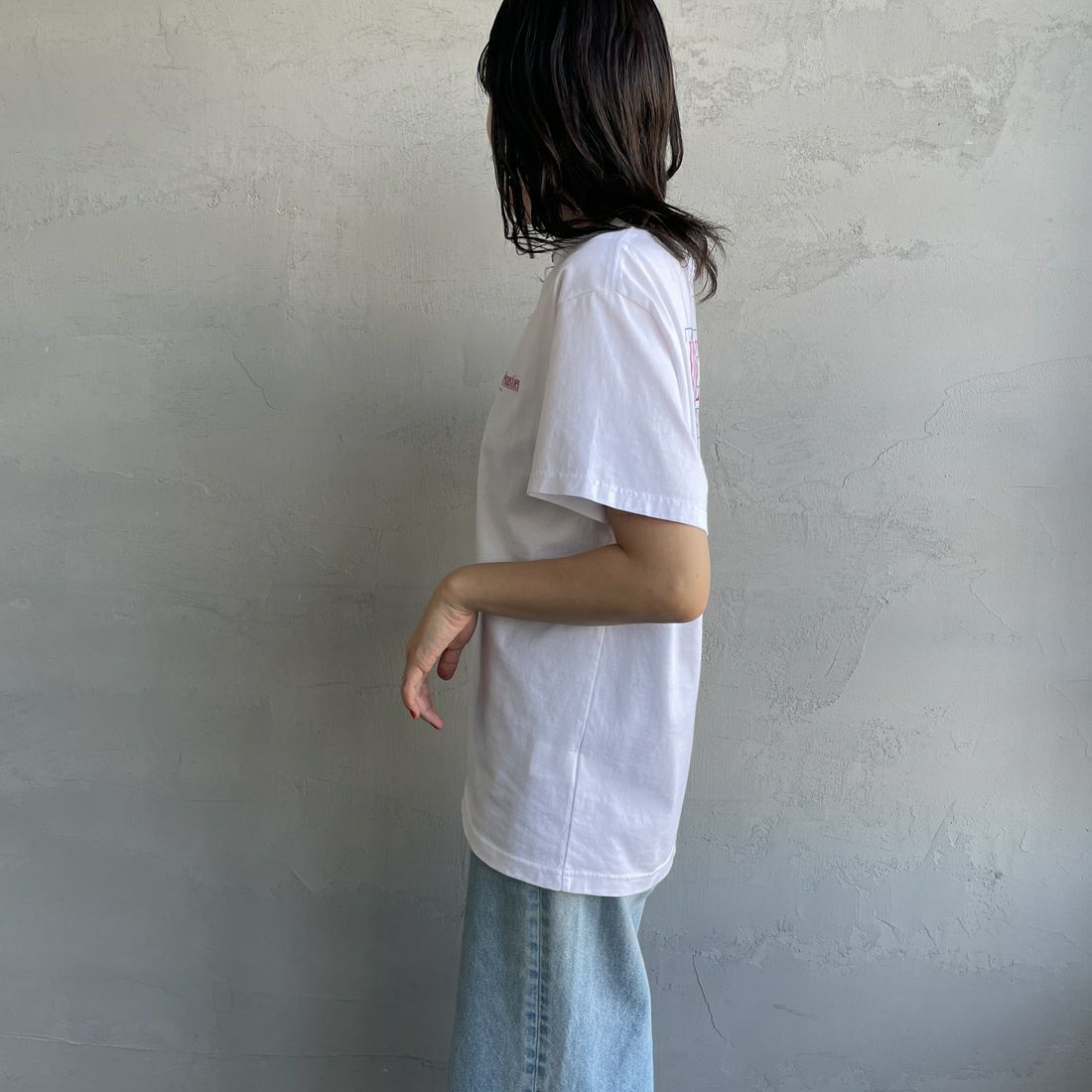 THE SHINZONE [ザ シンゾーン] BISTRO MENU Tシャツ [25SMSCU14] 01 WHITE &&モデル身長：160cm 着用サイズ：F0&&