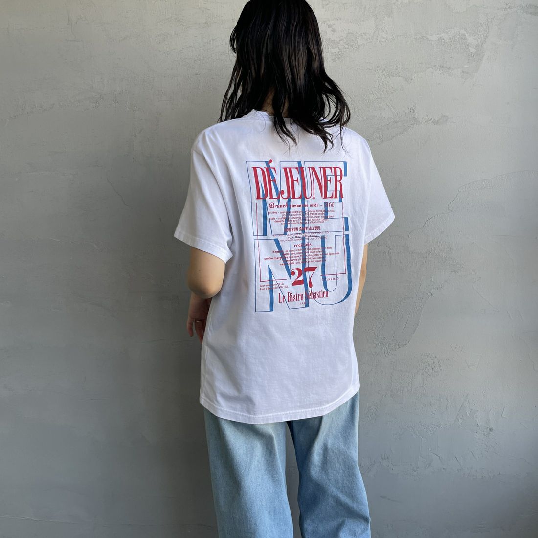 THE SHINZONE [ザ シンゾーン] BISTRO MENU Tシャツ [25SMSCU14] 01 WHITE &&モデル身長：160cm 着用サイズ：F0&&