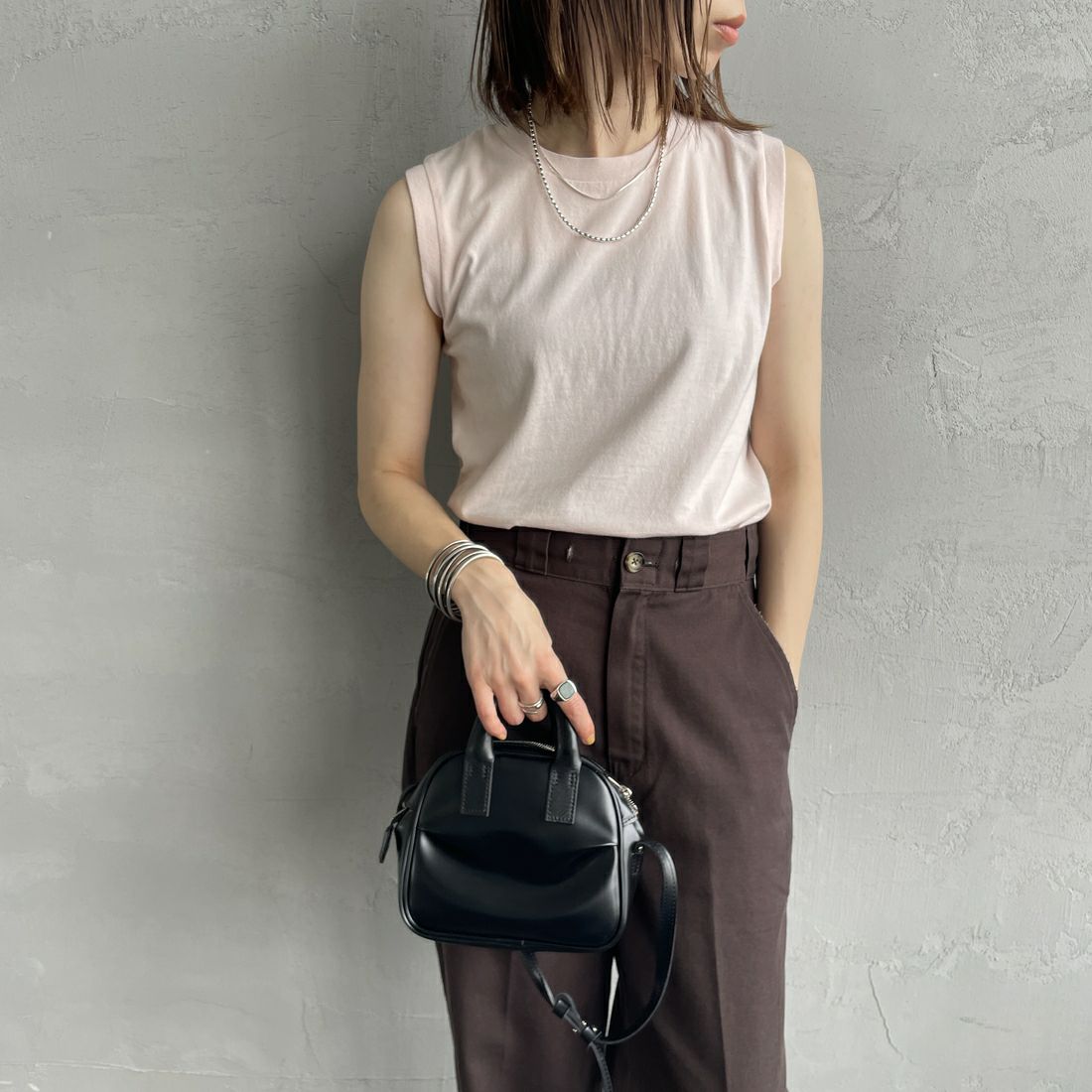 Hanes [ヘインズ] ウィメンズ ジャパンフィット 2枚組 スリーブレスTシャツ [HW5327] 904 ﾋﾟﾝｸ/ﾎ &&モデル身長：158cm 着用サイズ：M&&