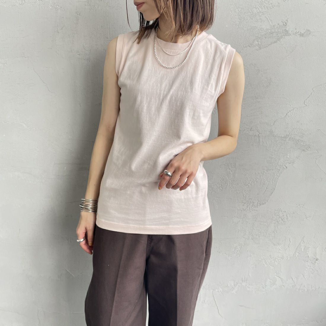 Hanes [ヘインズ] ウィメンズ ジャパンフィット 2枚組 スリーブレスTシャツ [HW5327]904 ﾋﾟﾝｸ/ﾎ &&モデル身長：158cm 着用サイズ：M&&
