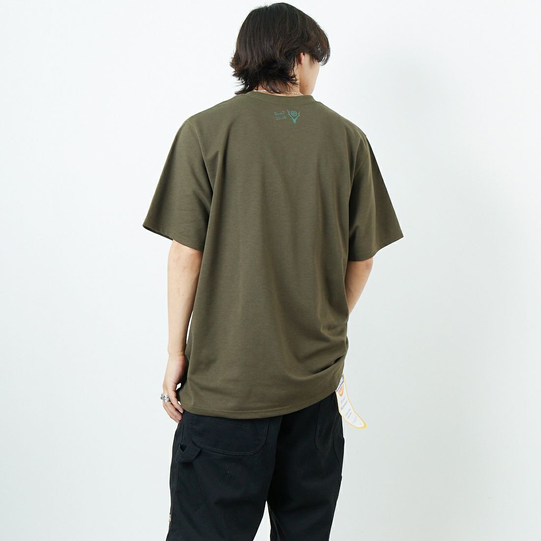 South2West8 [サウスツーウエストエイト] ショートスリーブクルーネックTシャツ [QV669] A OLIVE &&モデル身長：179cm 着用サイズ：L&&