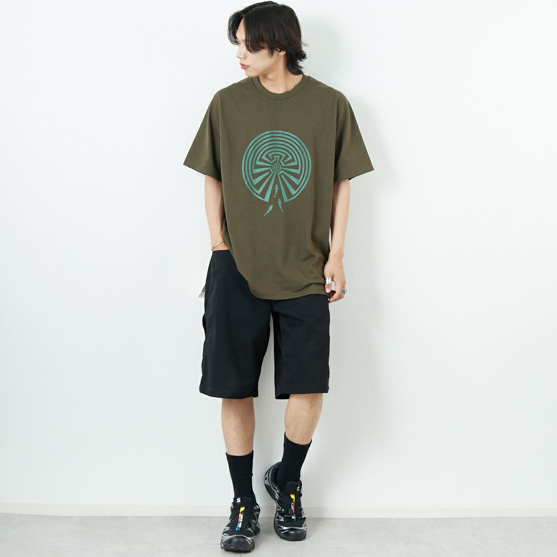 South2West8 [サウスツーウエストエイト] ショートスリーブクルーネックTシャツ [QV669] A OLIVE &&モデル身長：179cm 着用サイズ：L&&