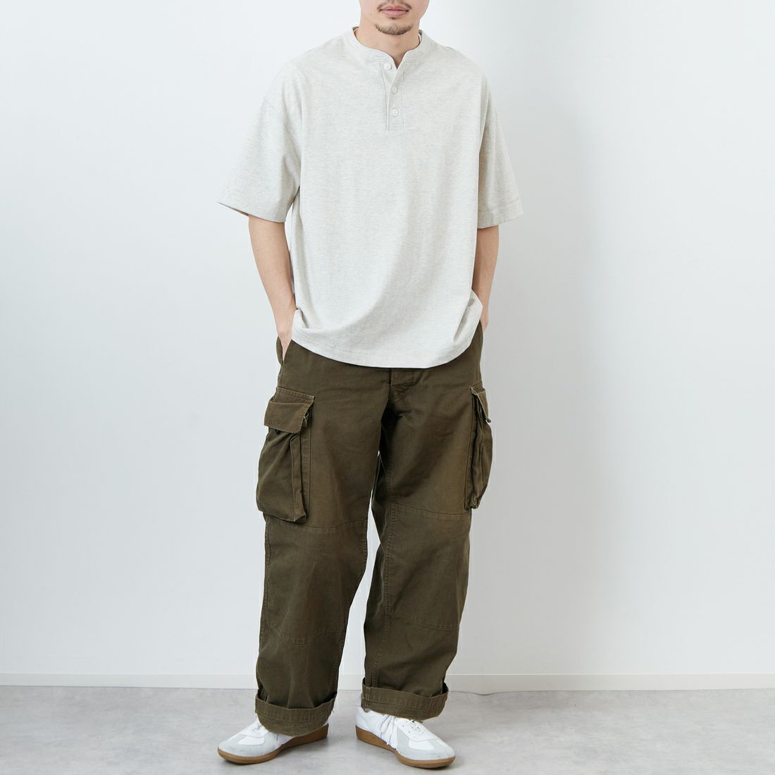 Health knit [ヘルスニット] 別注 ビッグシルエット ヘンリーネックTシャツ [HR25S-M121-JF] OATMEAL &&モデル身長：168cm 着用サイズ：M&&