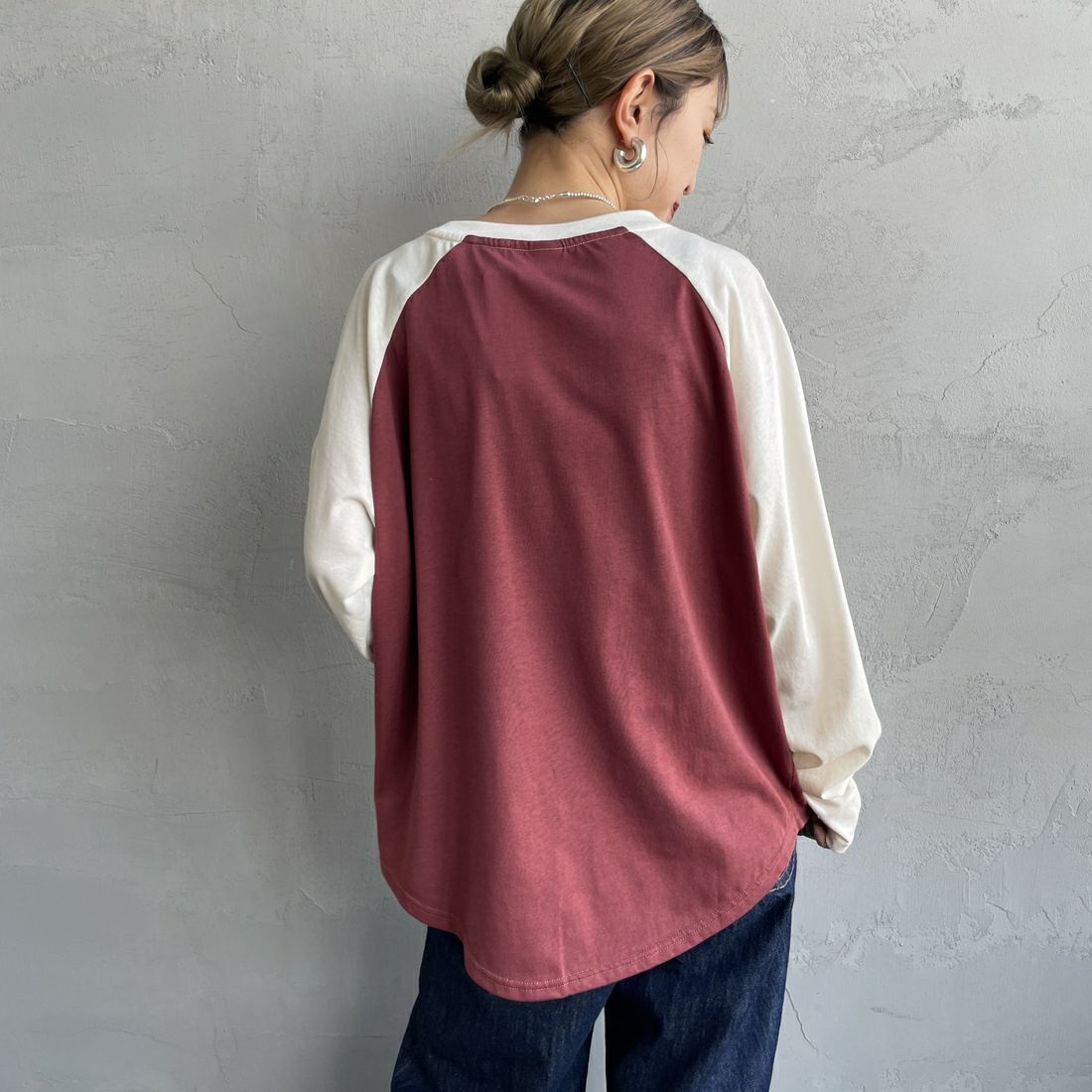 SCREEN STARS [スクリーンスターズ] 別注 配色ラグラン シアーロングスリーブTシャツ [2521-234INL-JF] BLD/OFF &&モデル身長：150cm 着用サイズ：F&&