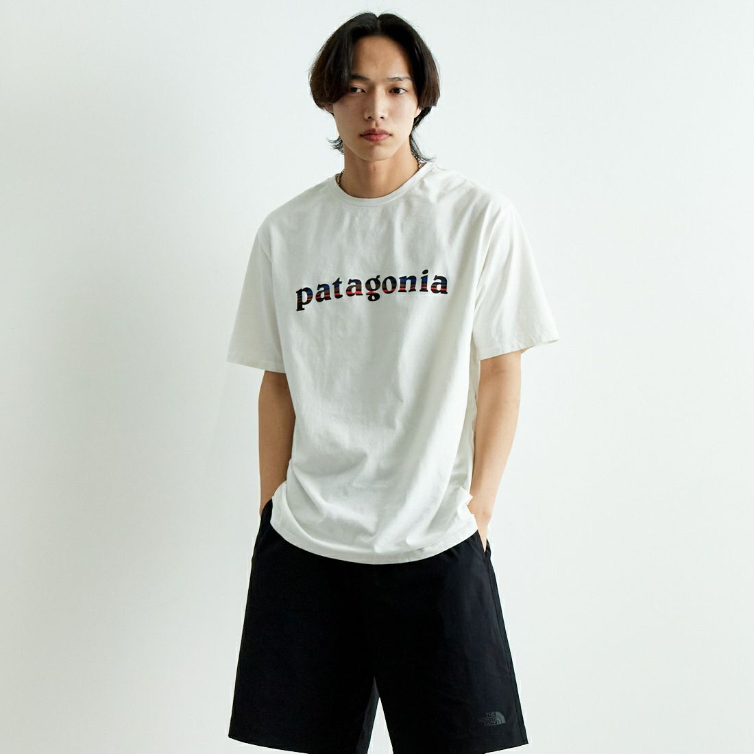 patagonia [パタゴニア] メンズ'73 テキスト ロゴ オーガニックT [37776] BCW &&モデル身長：179cm 着用サイズ：L&&