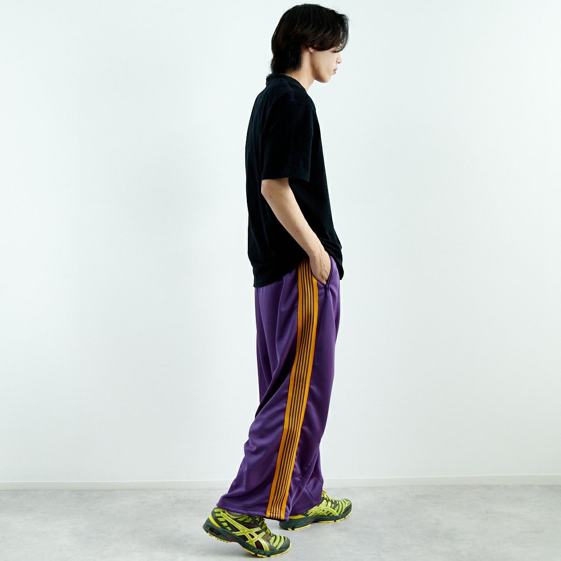 Needles [ニードルズ] パピヨン刺繍ポケットTシャツ [QV357] G BLACK &&モデル身長：179cm 着用サイズ：L&&