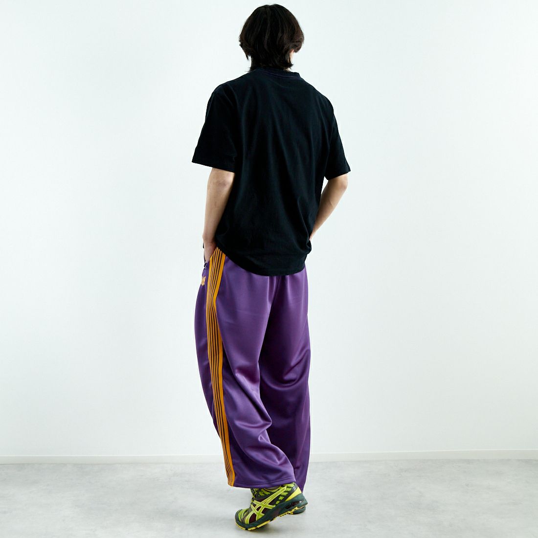 Needles [ニードルズ] パピヨン刺繍ポケットTシャツ [QV357] G BLACK &&モデル身長：179cm 着用サイズ：L&&