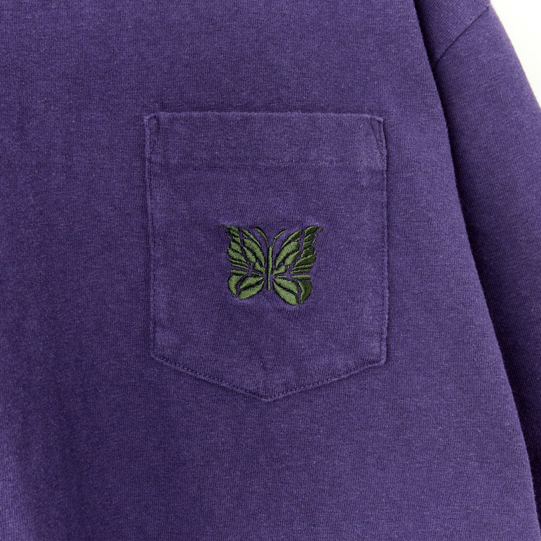 Needles [ニードルズ] パピヨン刺繍ポケットTシャツ [QV357] F PURPLE