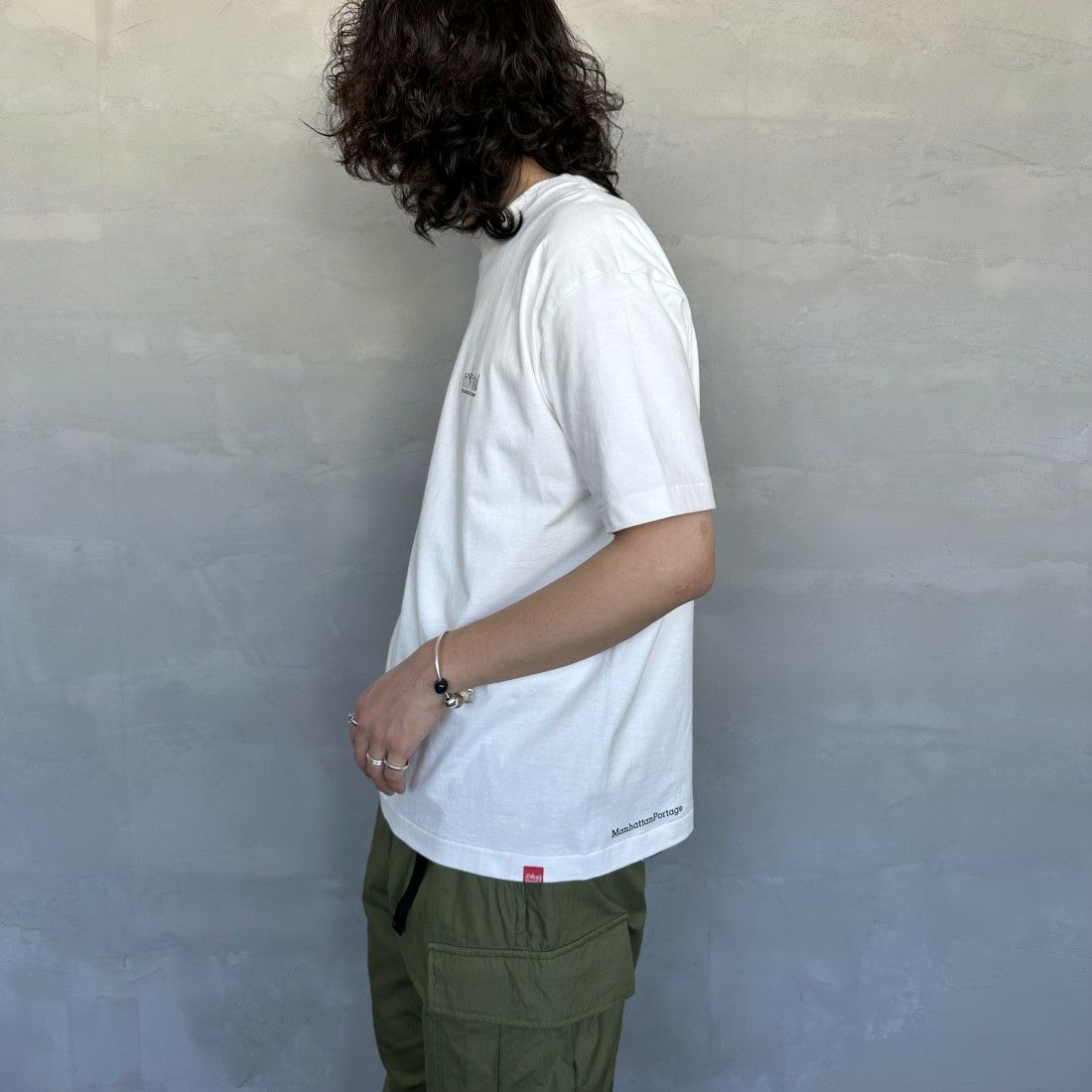 MANHATTAN PORTAGE [マンハッタンポーテージ] ショートスリーブ プリントTシャツ [MP-M579] WHITE &&モデル身長：173cm 着用サイズ：M&&