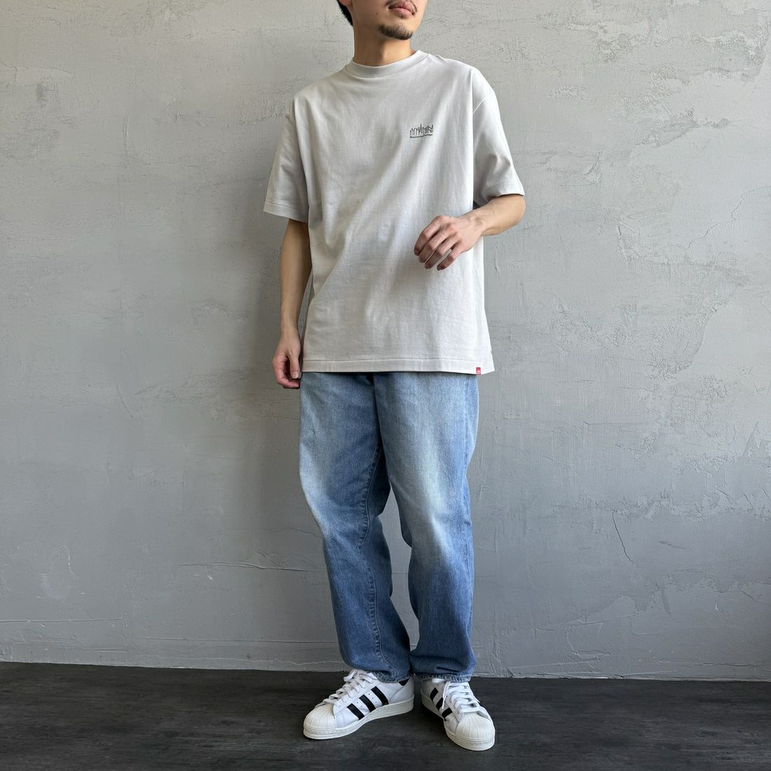 MANHATTAN PORTAGE [マンハッタンポーテージ] ショートスリーブ プリントTシャツ [MP-M579] L.GRAY &&モデル身長：168cm 着用サイズ：L&&