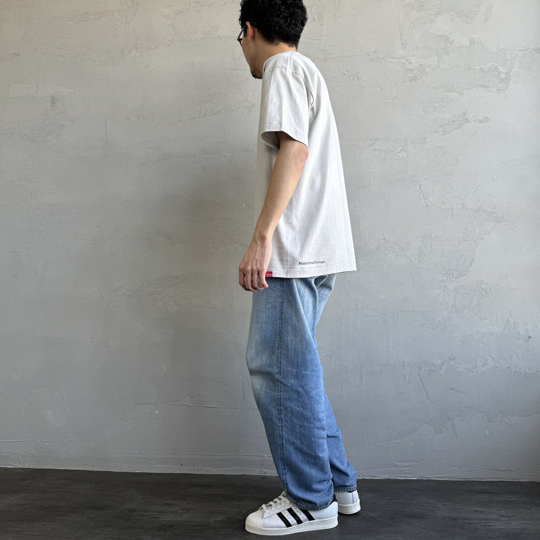 MANHATTAN PORTAGE [マンハッタンポーテージ] ショートスリーブ プリントTシャツ [MP-M579] L.GRAY &&モデル身長：168cm 着用サイズ：L&&