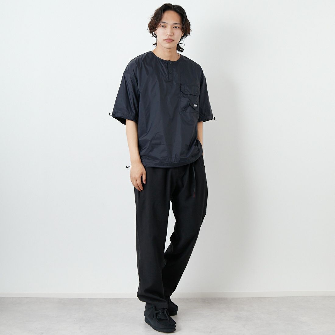 GRAMiCCi [グラミチ] リネンブレンドイージーテーパードパンツ [GUP5-SJP10] BLACK &&モデル身長：179cm 着用サイズ：L&&