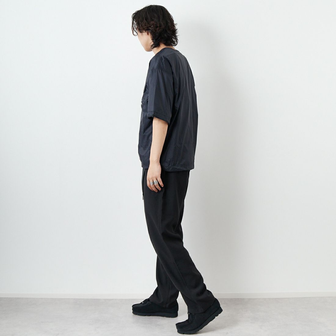 GRAMiCCi [グラミチ] リネンブレンドイージーテーパードパンツ [GUP5-SJP10] BLACK &&モデル身長：179cm 着用サイズ：L&&
