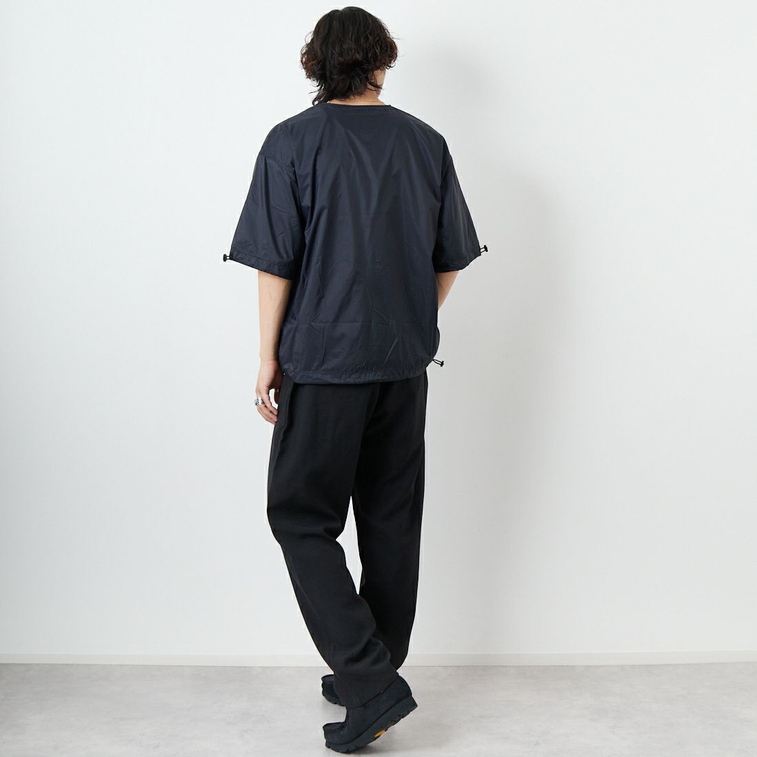 GRAMiCCi [グラミチ] リネンブレンドイージーテーパードパンツ [GUP5-SJP10] BLACK &&モデル身長：179cm 着用サイズ：L&&