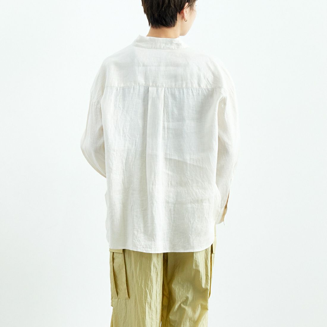 MICA&DEAL [マイカアンドディール] リネンシャツ [0125101057] L/BEIGE &&モデル身長：160cm 着用サイズ：F&&