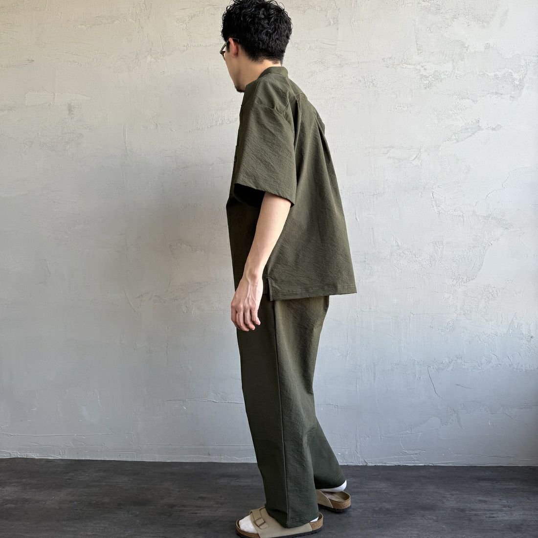 THOUSAND MILE [サウザンド マイル] 別注 ショートスリーブシャツ＆パンツ セットアップ [TM251SS50481-JF] OLIVE &&モデル身長：168cm 着用サイズ：M&&