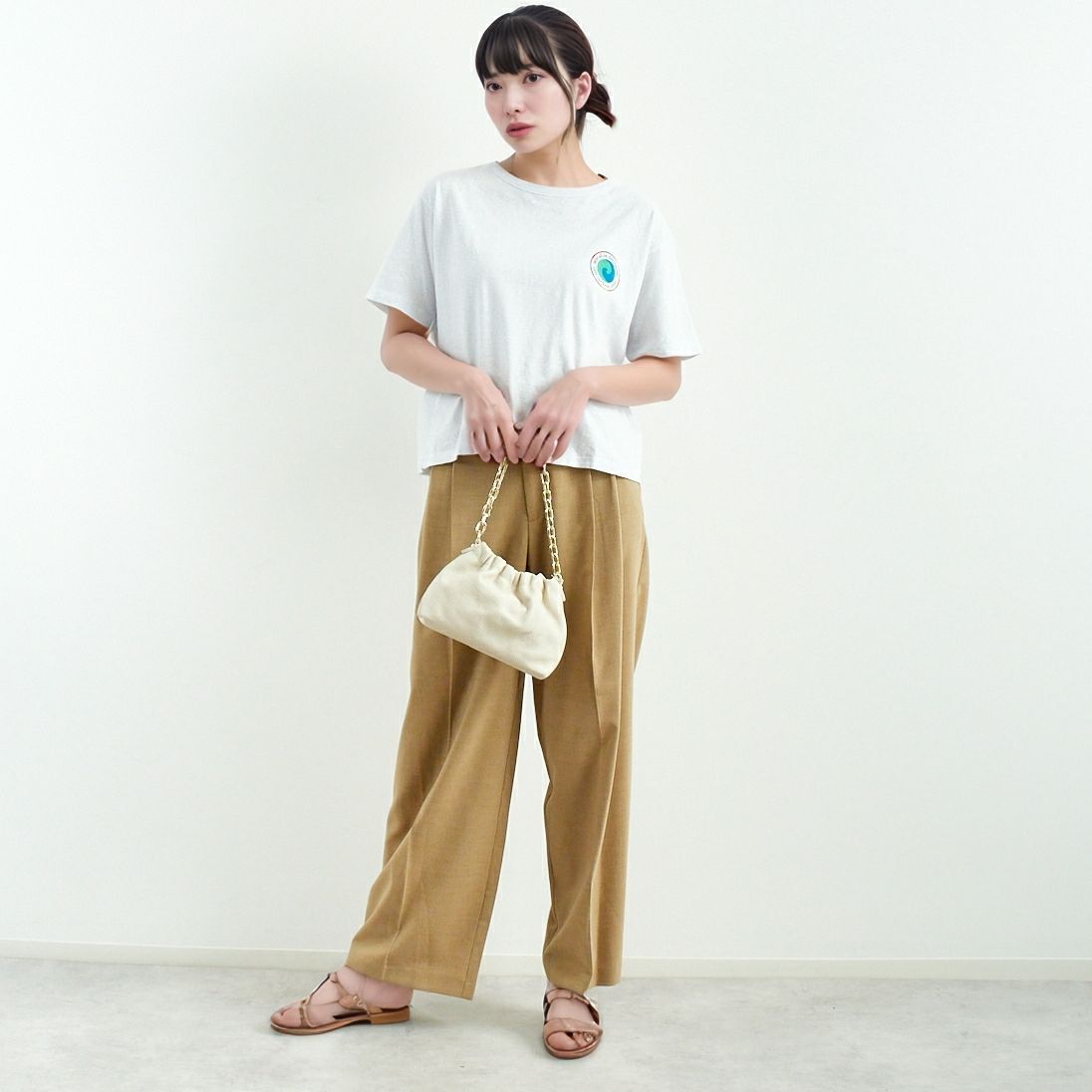 patagonia [パタゴニア] ウィメンズ ユニティフィッツ イージーカットレスポンシビリTシャツ [37769] WHI &&モデル身長：167cm 着用サイズ：S&&