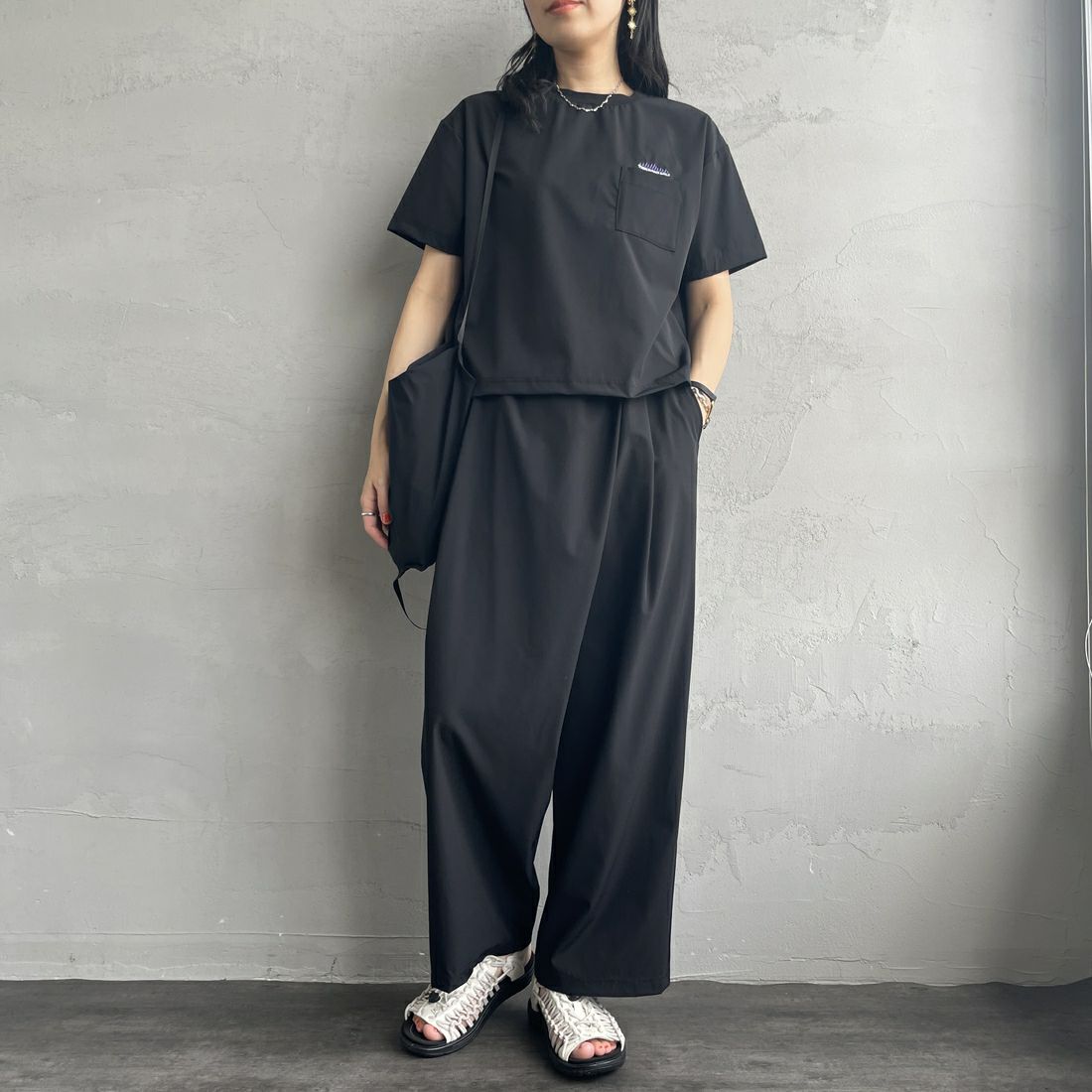 THOUSAND MILE [サウザンド マイル] 別注 サマーバケーション ラップパンツセットアップ [TM251NP50952-JF] BLACK &&モデル身長：160cm 着用サイズ：F&&